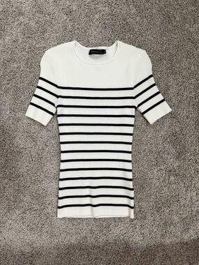Zesica White and Black Striped Short Sleeve Knit Top